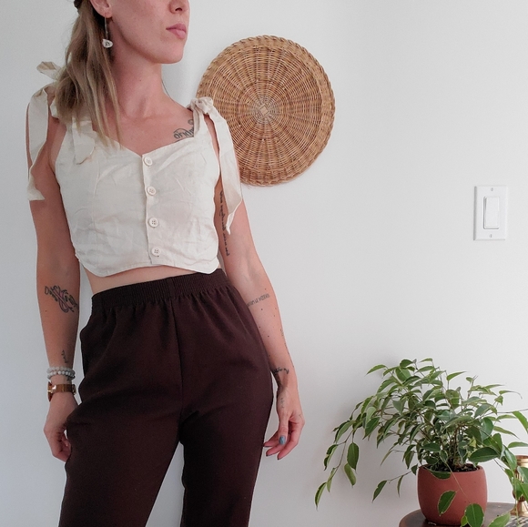 Linen cream-colored button-down crop top - Picture 3 of 8